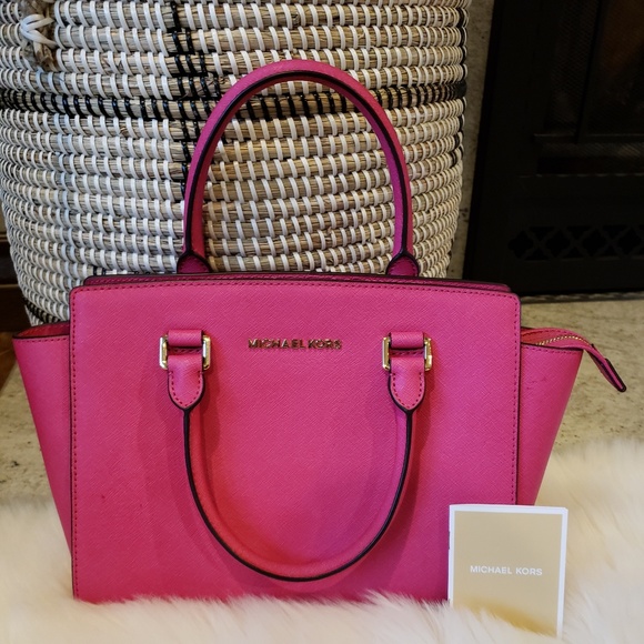 Michael Kors Handbags - Michael Kors Bag